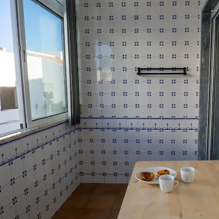 Large With Private Lounge Area, Work Space And Balcony * 라고스