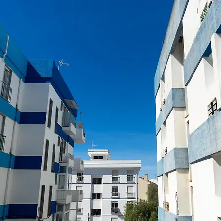 Large With Private Lounge Area, Work Space And Balcony * 라고스